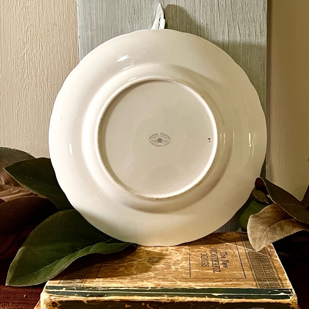 Vintage Royal Tuscan Fine China, Hand Painted Plate, Gold Rim, 8.25” - Picture 5 of 6